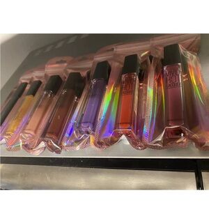 Vivid Hot Lacquer Liquid Lipsticks Maybelline New York  7 Pcs